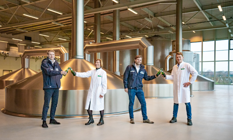 V.l.n.r. Jelle Klein Teeselink (Managing Director HoSt), Susan Ladrak (Sustainability Manager Grolsch), Ben Olde Keizer (Area Sales Manager HoSt), Daniël Platvoet (Utility Manager Grolsch).